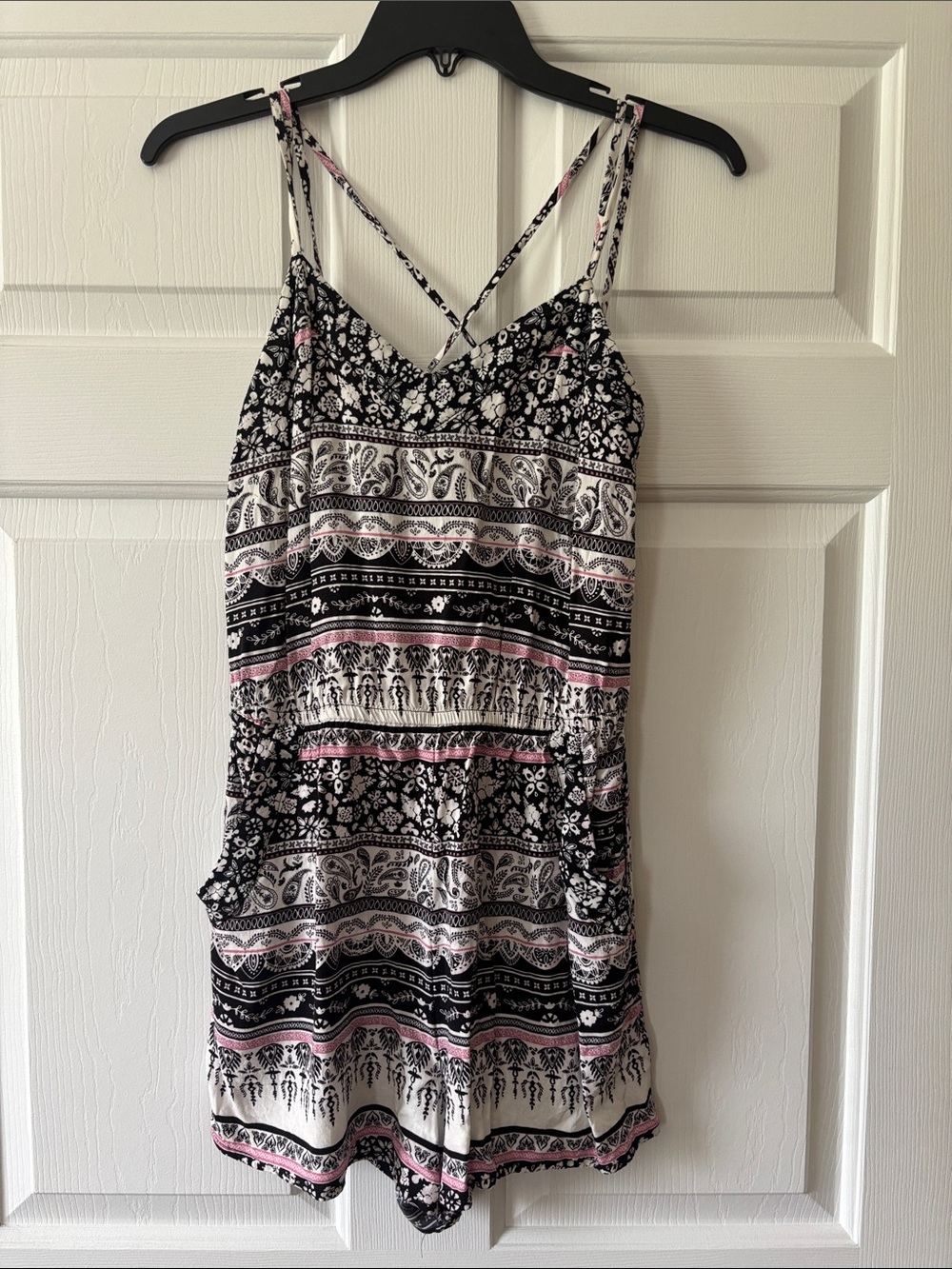 Mudd Black White and Pink Printed Skirt